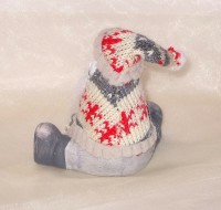 Santa 'Tomte' sitzend aus Keramik 9 cm