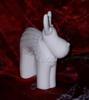 Elch 'Gunter' aus Porzellan 17 cm