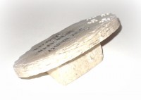 Gedenkstein 'Tatze' aus Polyresin 17 cm