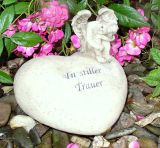 Herz mit Engel 'In stiller Trauer' aus Polyresin 13 cm