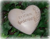 Gedenkherz 'In stillem Gedenken' aus Polyresin 9 cm