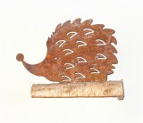 Igel Metall rost auf Holz 26 cm