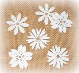 Streudeko 'Blüte' aus Holz weiß 27er-Set